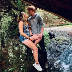 Meet your Posher, Katelyn